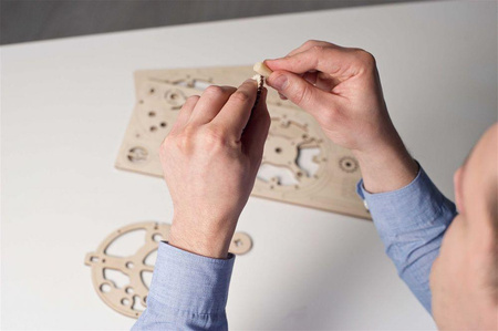 Globus Model mechaniczny do składania